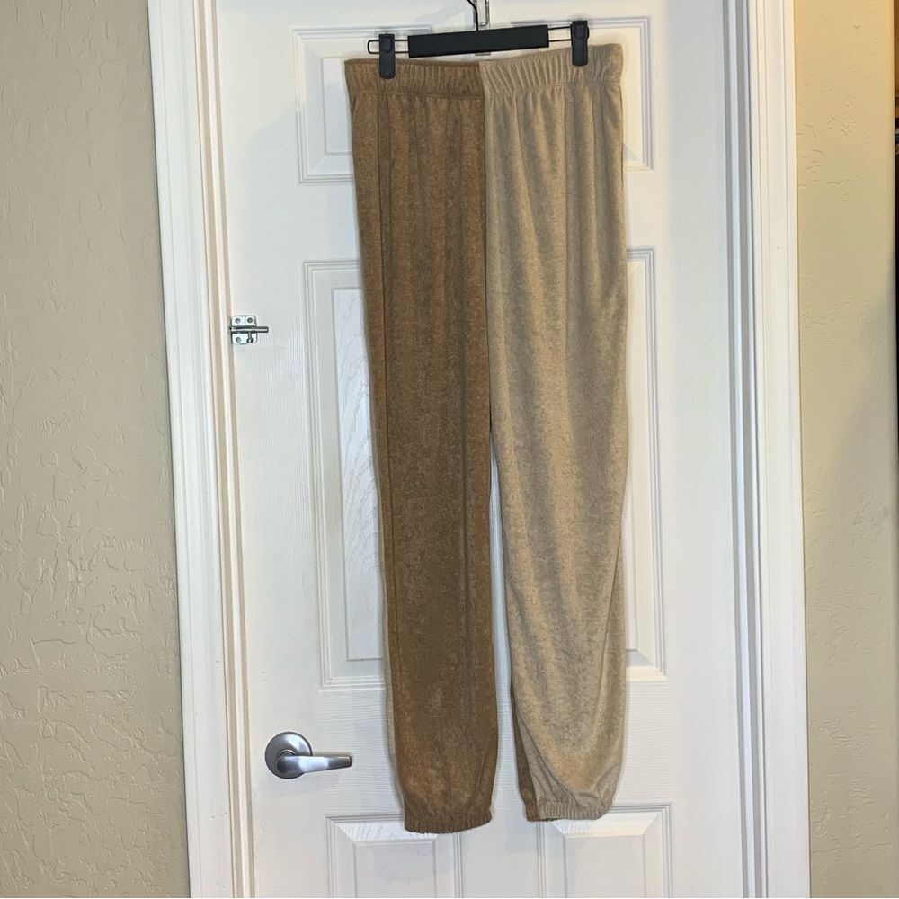 WinWin Two Toned Joggers High Rise Size Large Tan Brown